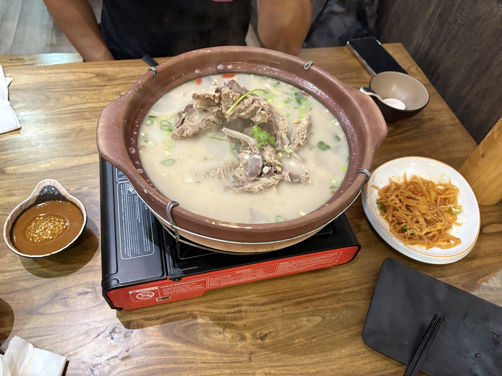 Fortune King Hotpot exterior/interior